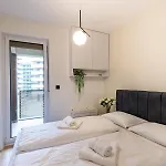 New & Modern Luxury With Balcony *