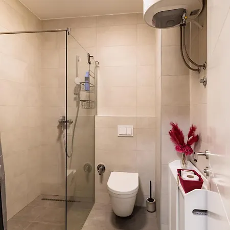 New & Modern Luxury With Balcony דירה סראייבו