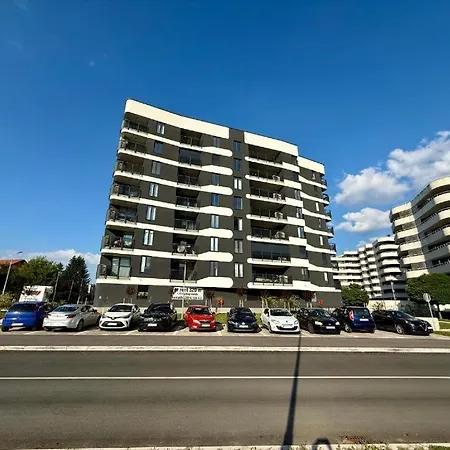 New & Modern Luxury With Balcony דירה סראייבו