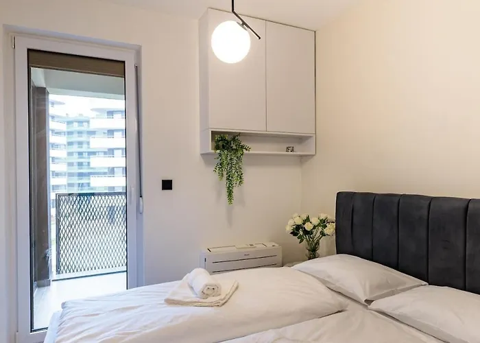 New & Modern Luxury With Balcony *