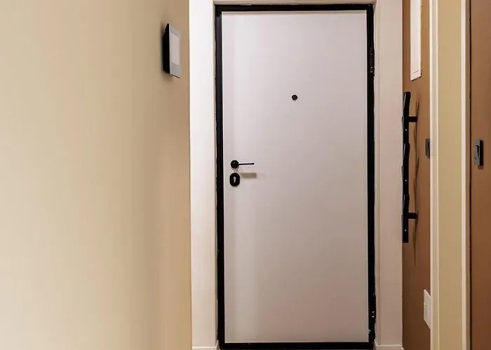 New & Modern Luxury With Balcony דירה